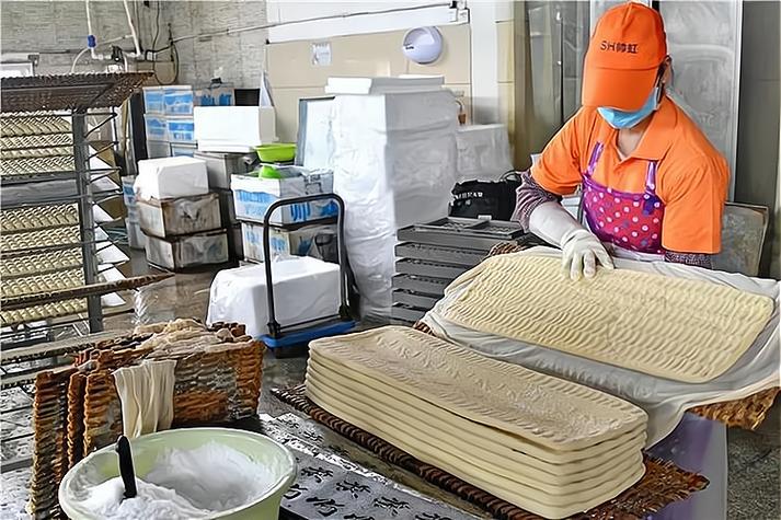 14,具有品牌意识,愿意销售品牌产品并推广品牌产品;13,具有为顾客提供